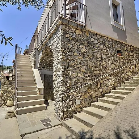 Sleeps 4 Air Con Wifi * Torca