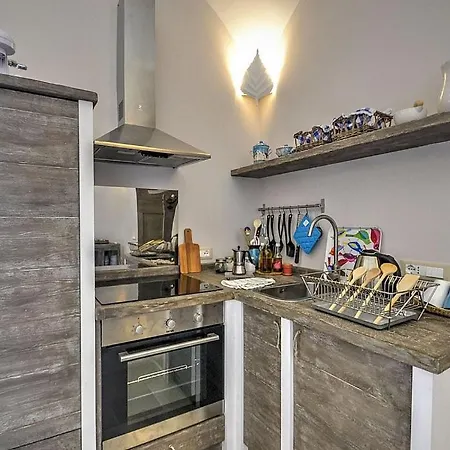 Sleeps 4 Air Con Wifi Apartment Torca