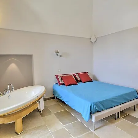 Sleeps 4 Air Con Wifi *
